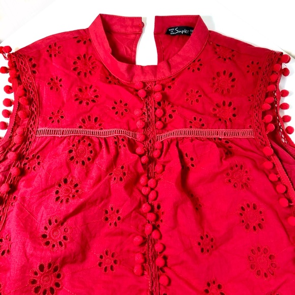 Simplee Women Eyelet pompons sleeveless top, sz L - Picture 6 of 7